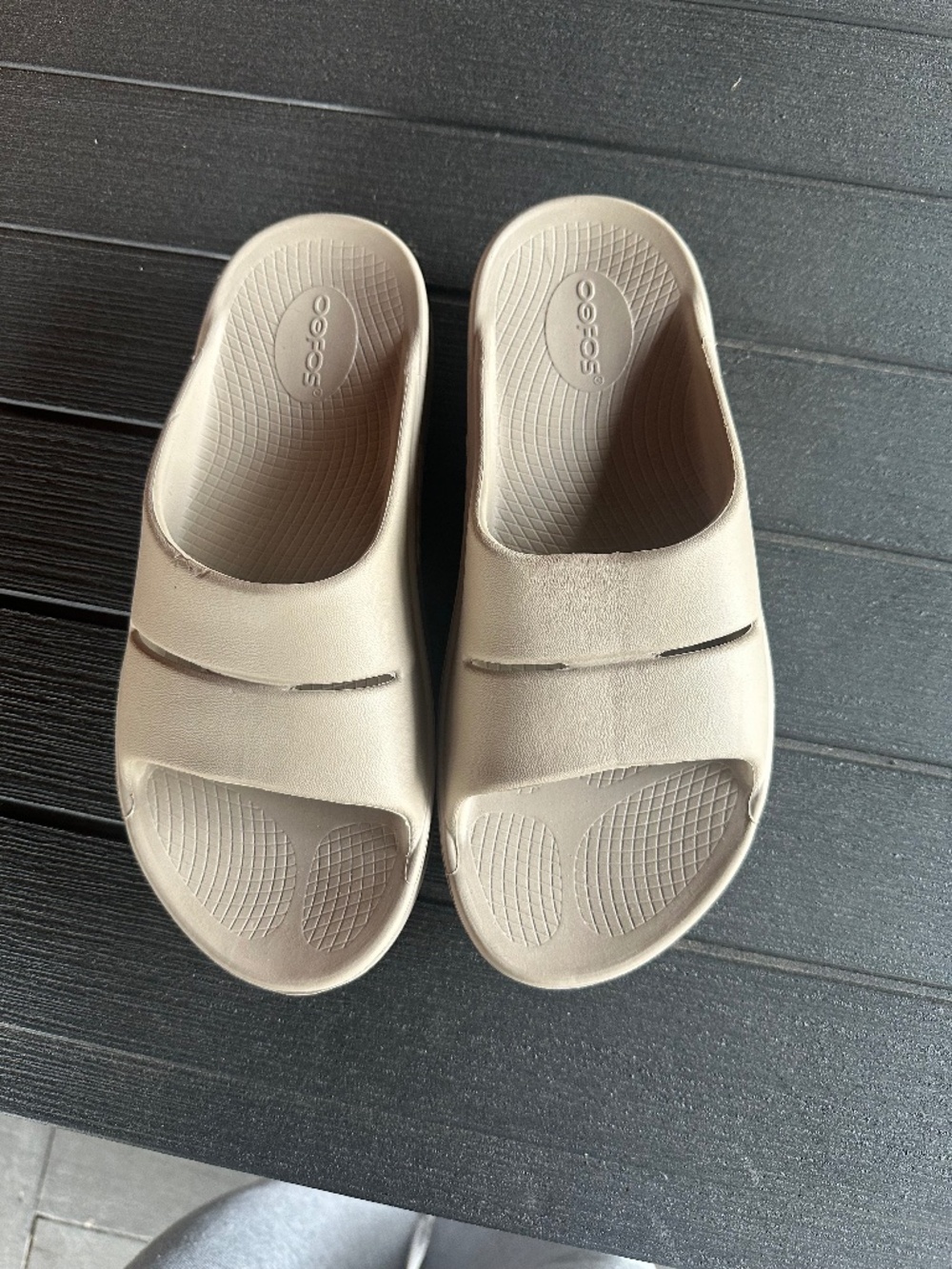 Oofos Slides